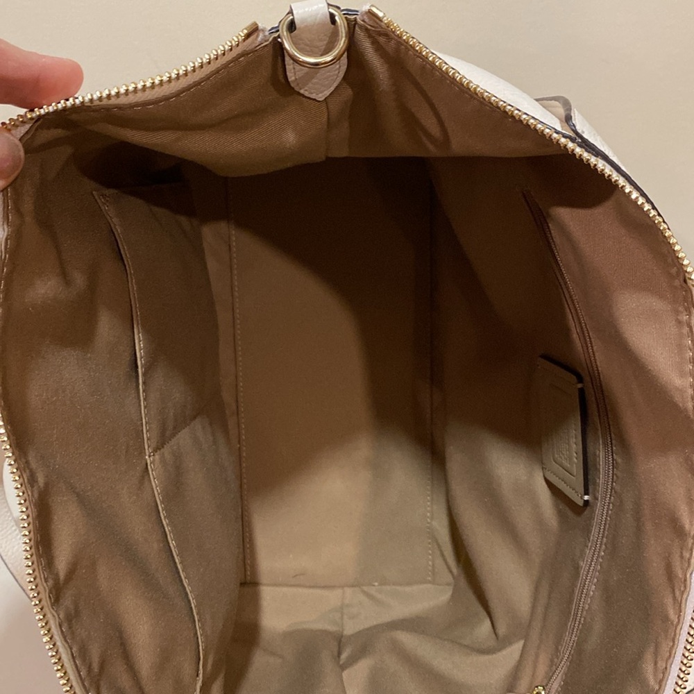 🆕Coach pebbled leather shoulder or purse-crossbody - Picture 6 of 16